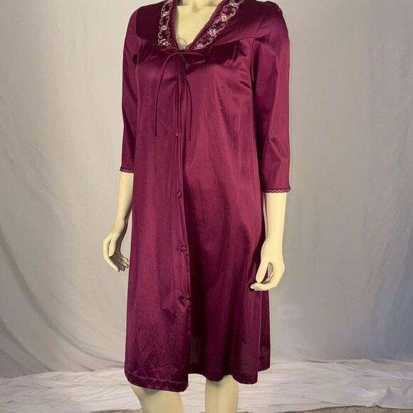 Vintage Montgomery Ward Women's Long NyyRobe Buttons Pocket Size Small - Picture 2 of 14